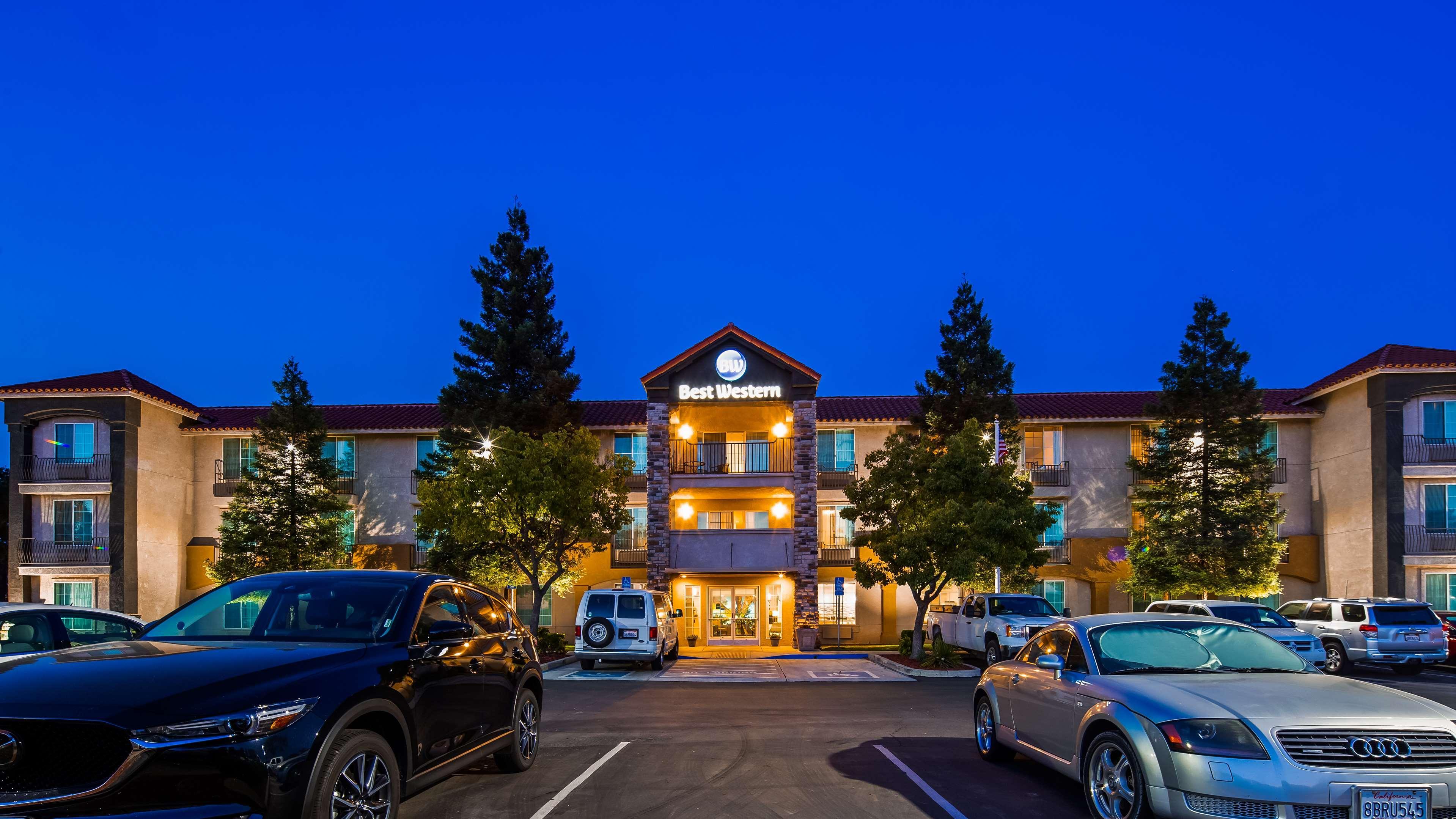 Best Western Visalia Hotel Exterior foto